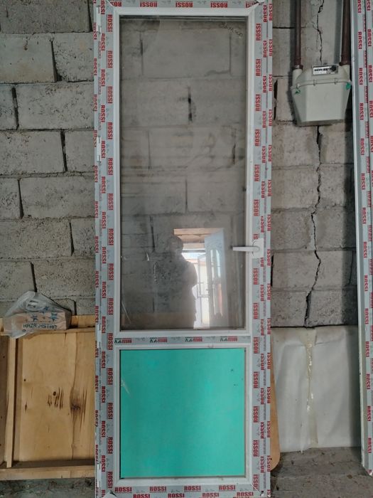 Балконные дверь и витражные веранда