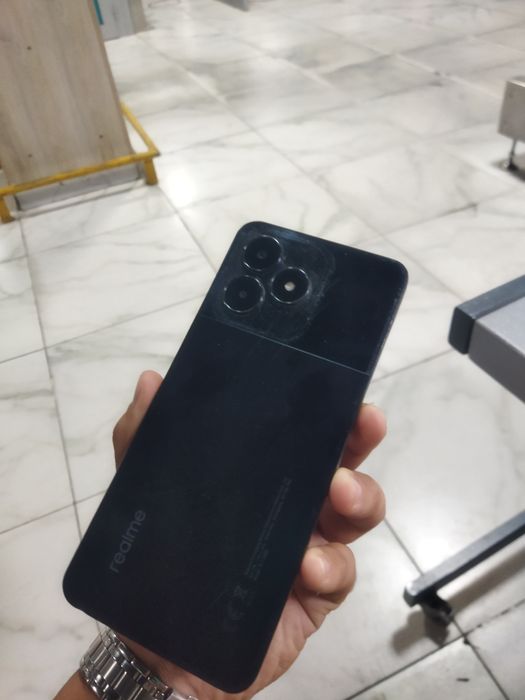 realme 6 C в хорошем состоянии