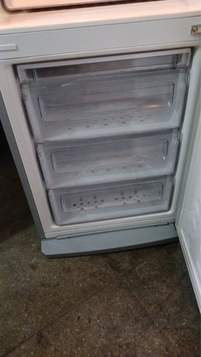 Холодильник Samsung