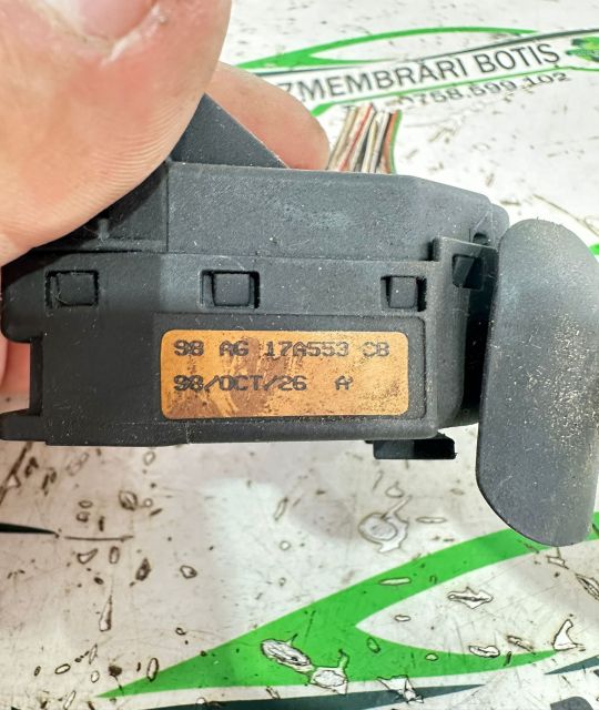 Maneta stergatoare parbriz si luneta 98 AG 17A553 CB Ford Focus prima