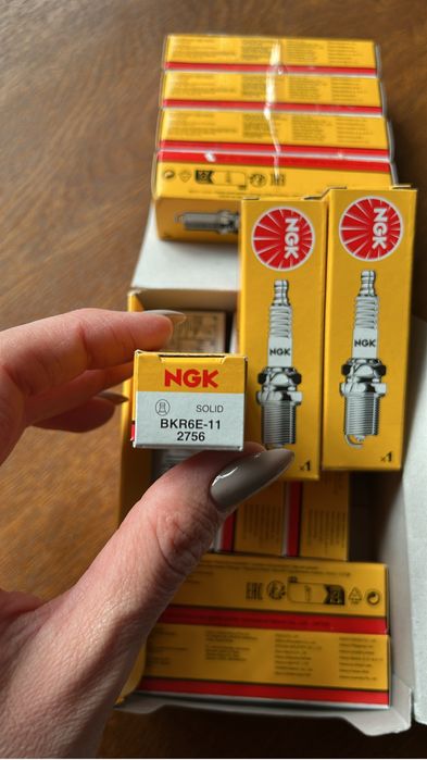 Продам свечи NGK BKR6E-11 2756