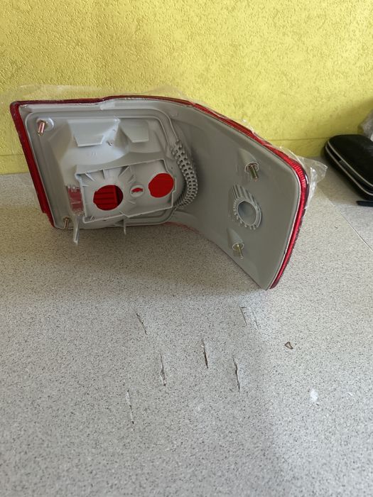 Прадаеться фонарь в кыло Ауди 80 Б-3 ,Б-4