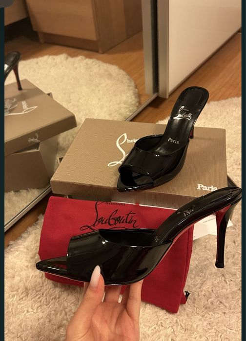 Saboti Christian Louboutin piele naturala pe stoc