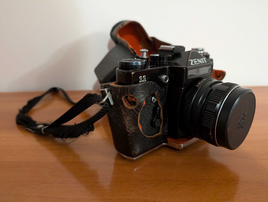 Zenit 11 / obiectiv Helios-44W-4 58 mm / obiectiv Pentacon electric 4/200 MC / Eastar 303989 / blitz Elgawa N128