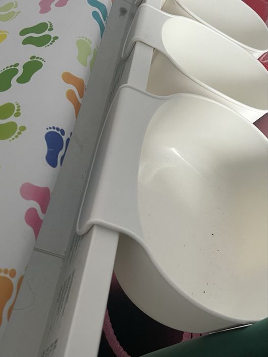 Masa de infasat bebelusi + saltea + suporturi