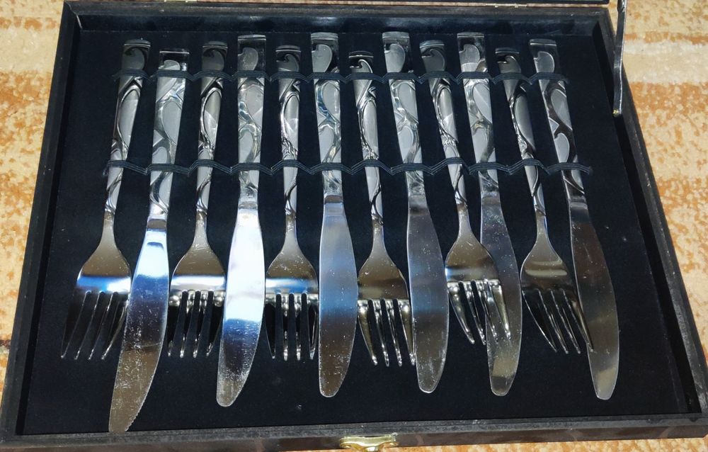 Прибори за хранене-комплект 24 части