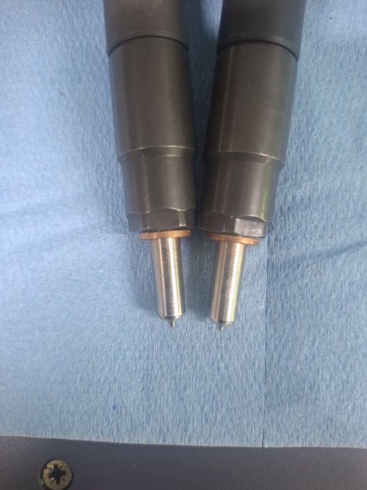 Injectoare Noi. 0445110835 .05L130277E,28654963,28565337