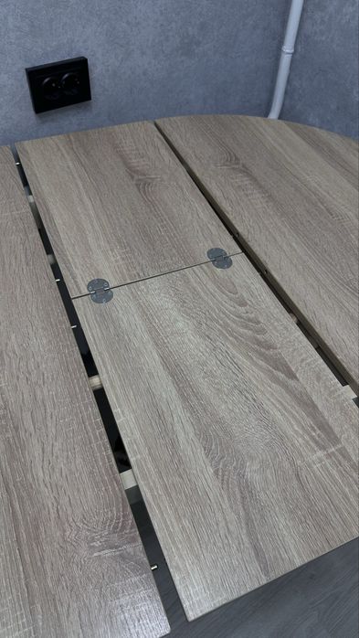 Круглый кухонный стол