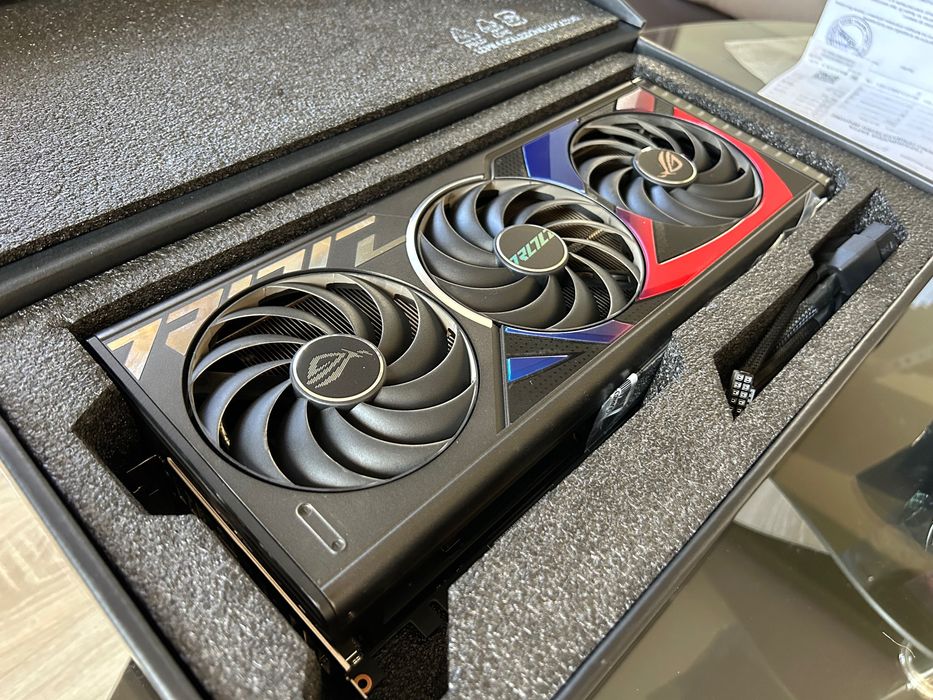 ASUS ROG STRIX RTX 4070Ti 12gb 3x