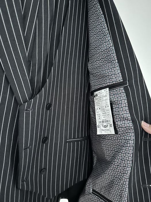 Продам костюм очень стильные