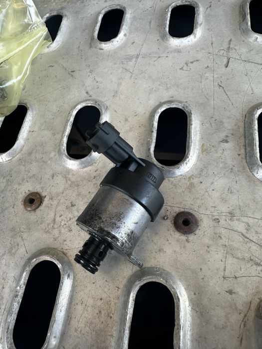 Regulator presiune combustibil Renault Master 3 - 2010-2016 - supapa reglaj combustibil