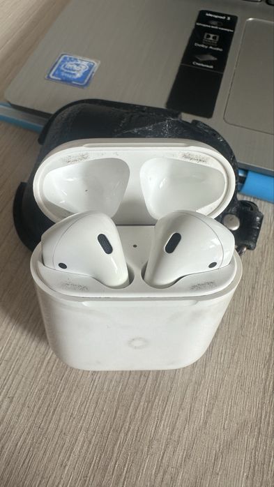 Продам airpods 2 оригинал