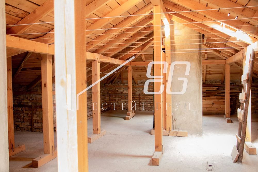 Къща в Варна-Аспарухово площ 392 цена 565000