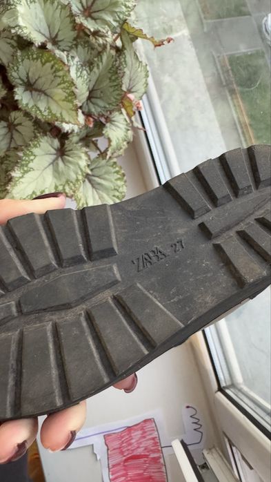 Продам детские ботинки Zara