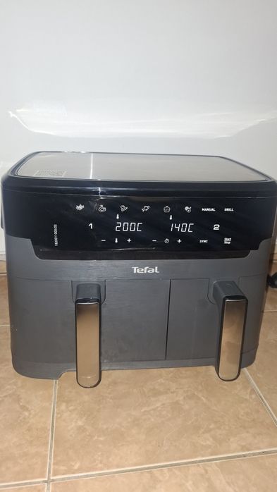 Friteuza dubla cu aer cald Tefal