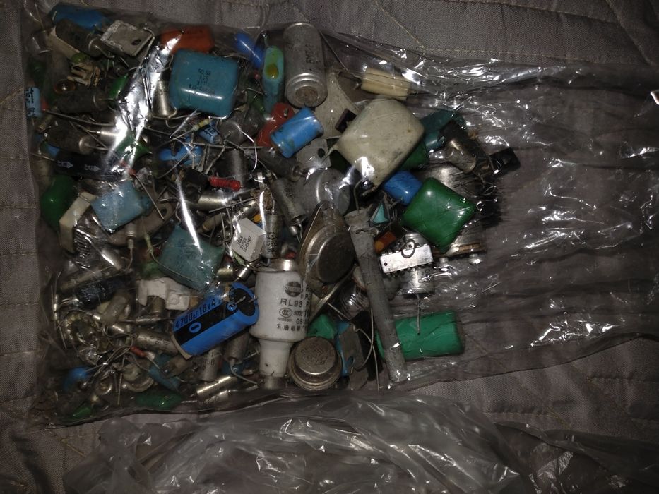 Продам микро схемы советские