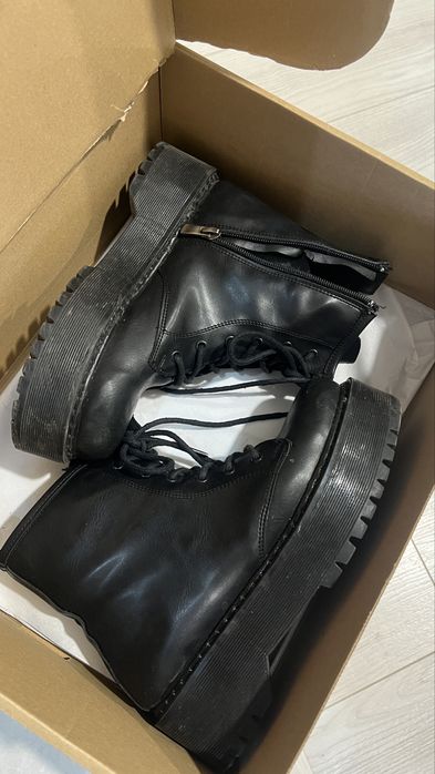 3 пары обуви за 10К