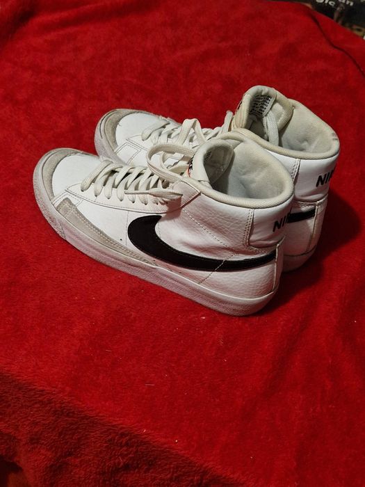 Adidasi Nike  gheata  / bascheti , Nr .36