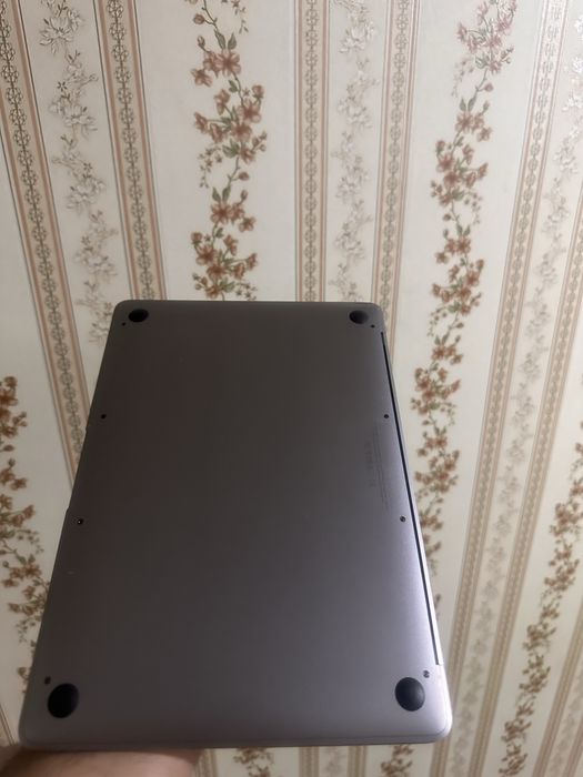 MacBook 12” Retina (Early 2016) / 8GB / Intel m5