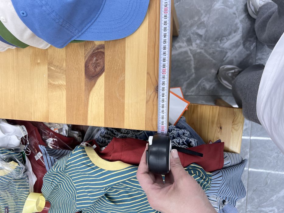 Стол из натурального дерева