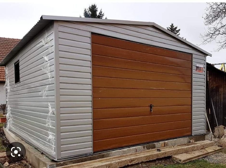 Garaj metalic din panouri sandwich 4 x 6.8m