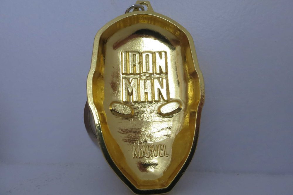 breloc iron man din fier