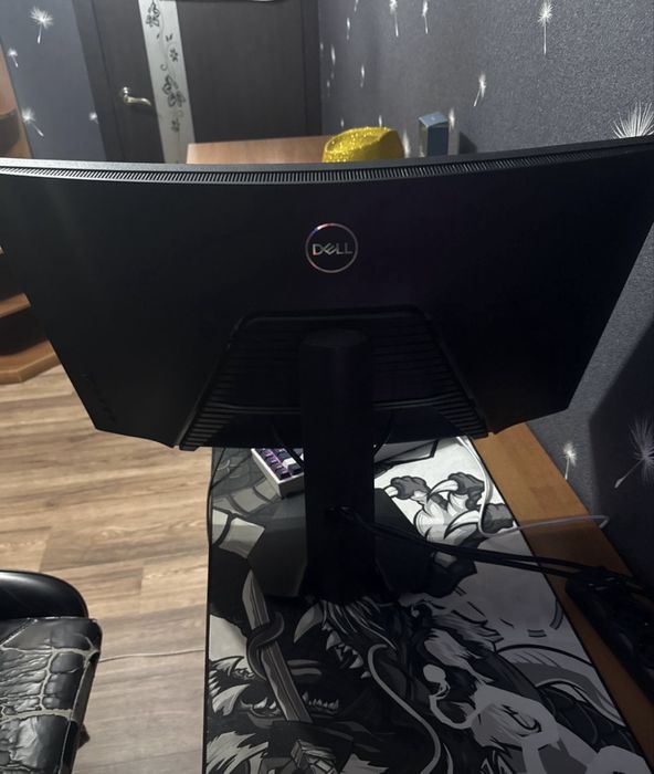 Монитор в отличном состянии!