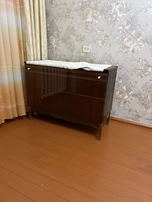 Отдам стенку советскую, телевизор, тумбу