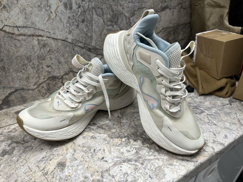 Дамски спортни маратонки Пума