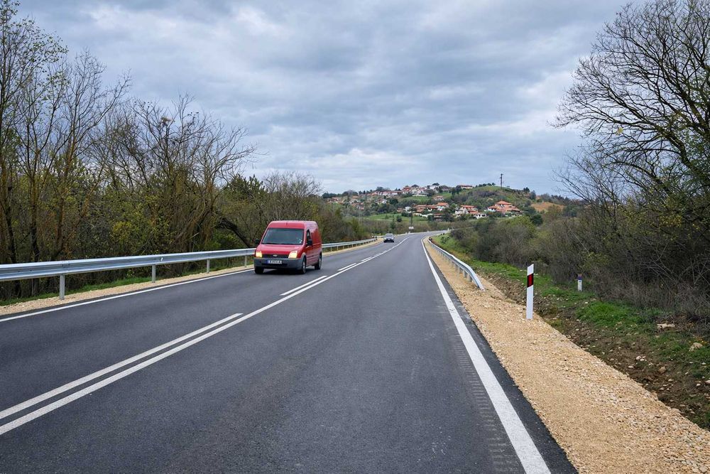 Парцел с голямо лице на главен път – до Оброчище