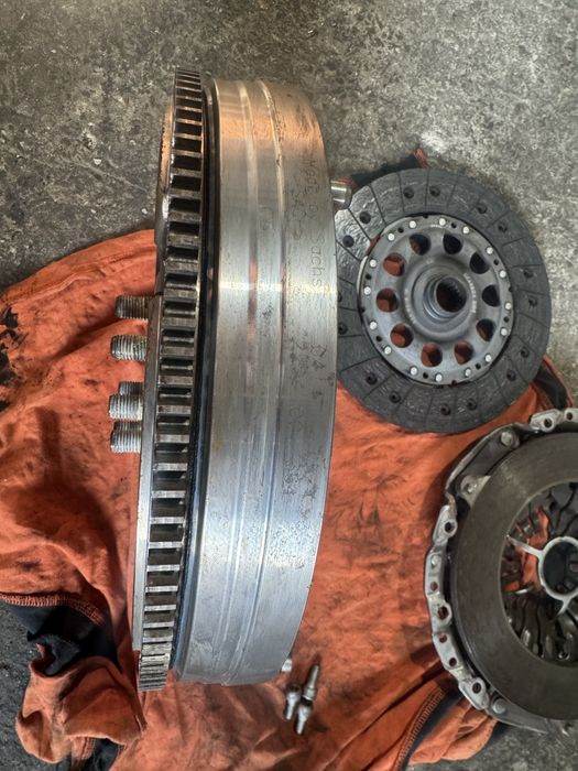 Маховик , съединител бмв m47 163кс