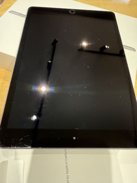 Продам ipad Apple(7 generation).