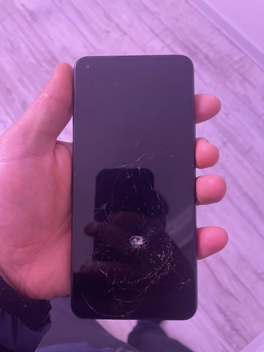 Продам телефон ксяуми