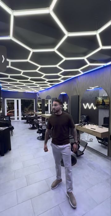 Spatiu de inchiriat spatiu comercial 800 eur 60m2  centrala pe gaze, se inchiriaza ca predare bussiness asa cum se vede ori cum vrea clientul