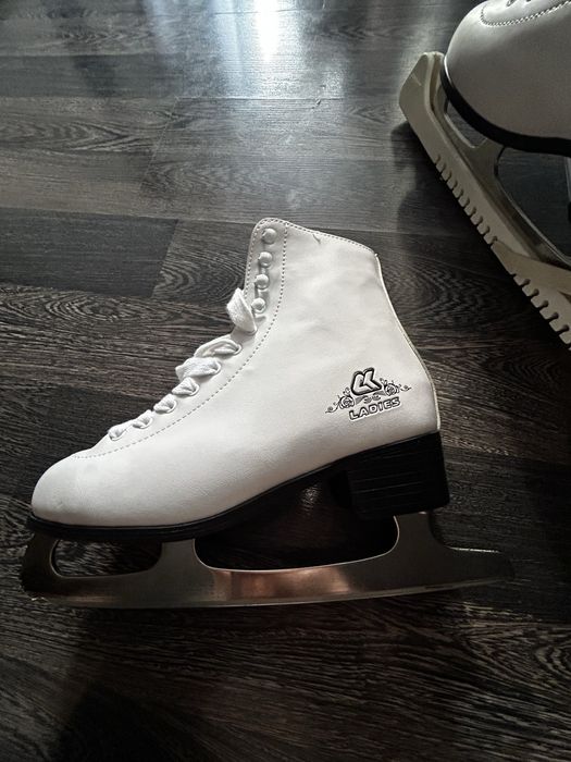 Коньки совершенно новые