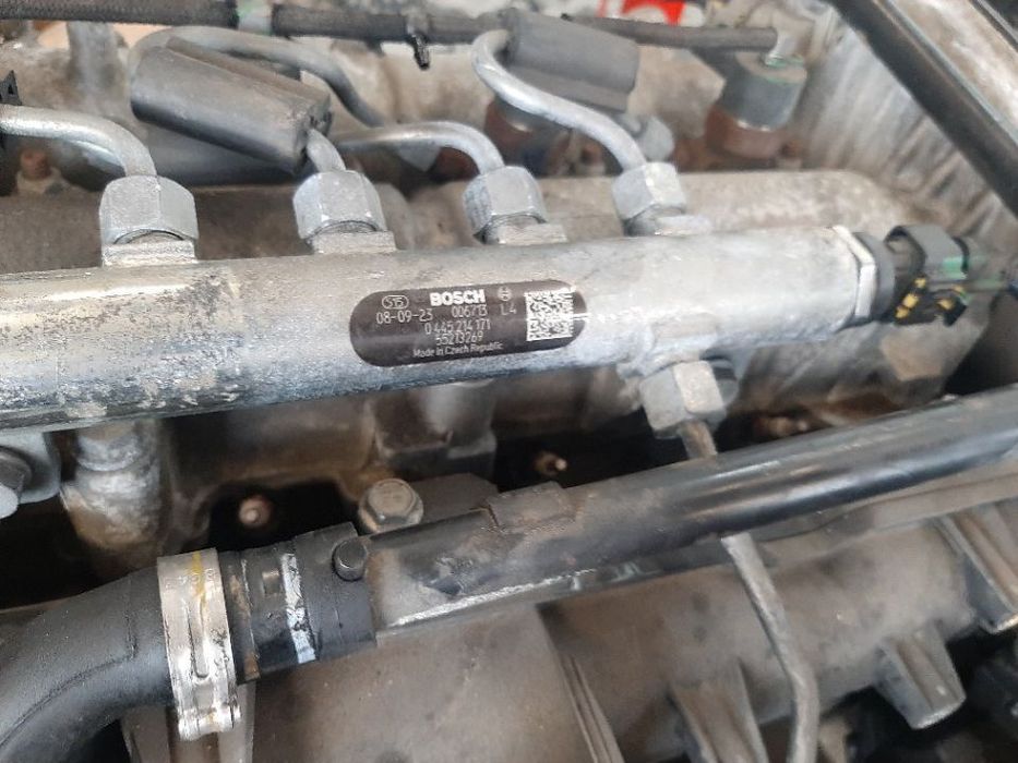 Rampa injectoare 1.6 d multijet 2.0 d multijet fiat bravo 2 punto alfa romeo 159 0445214171