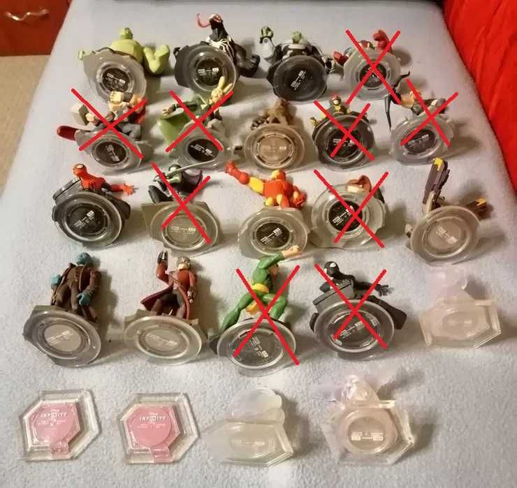 Lot 18 figurine, cristale si power discuri Disney Infinity 2.0 si 3.0