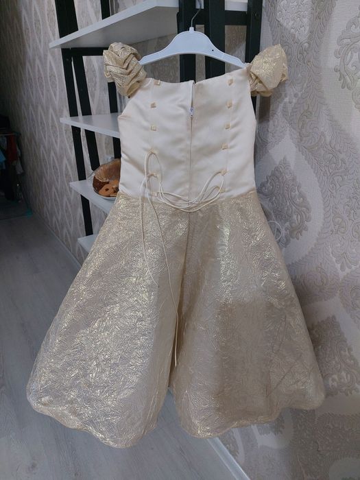 Платье на девочку