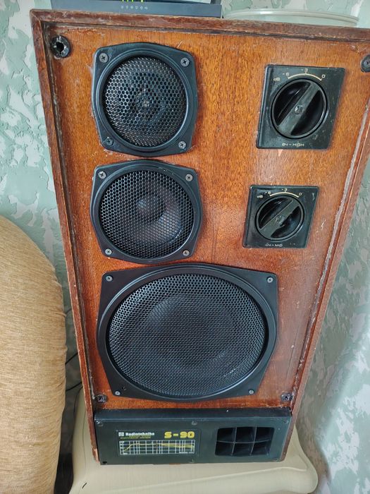 Продам колонки s-90