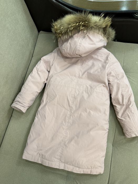 продам куртку в отличном состоянии .