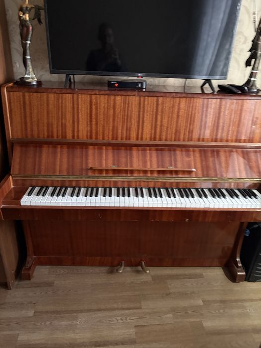 Продам пианино «Иверия»
