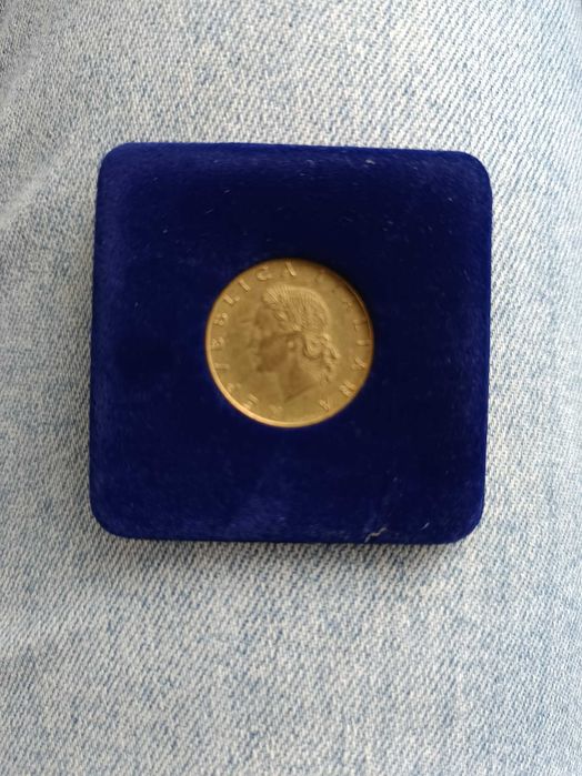 Vând monede și bancnote