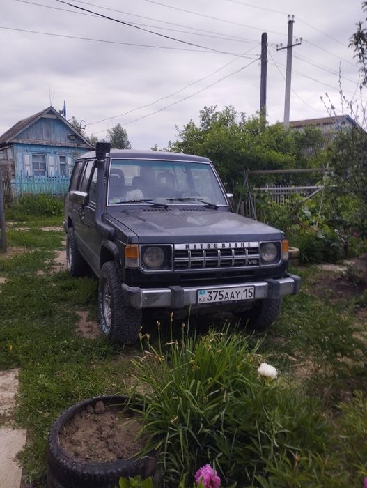 Продам надёжный внедороник Мицубиси Монтеро 1992 года  в