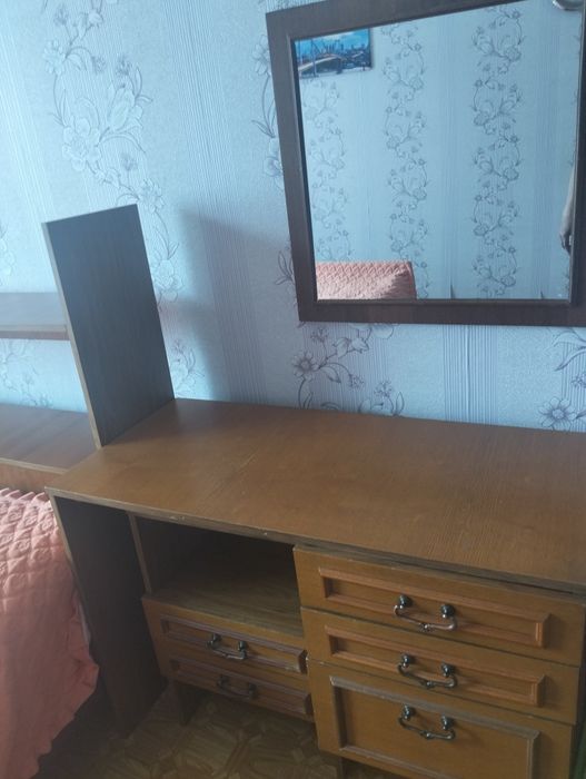 Продам спальный гарнитур в комплекте