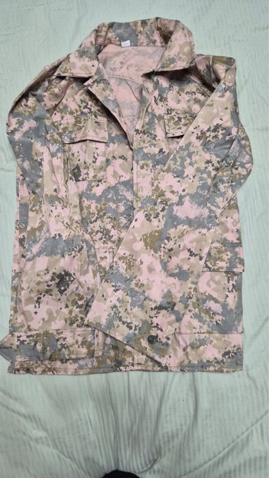 Продам бушлат комплект и лето комлект