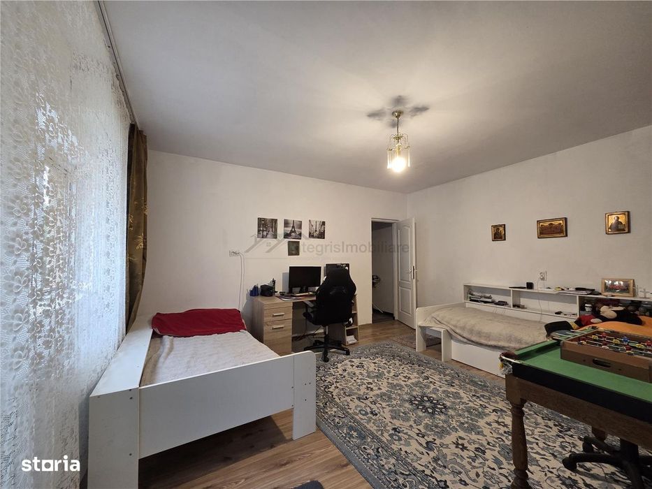 Integris Casa cu 5 camere,curte individuala,Str Gradinarilor,Oradea