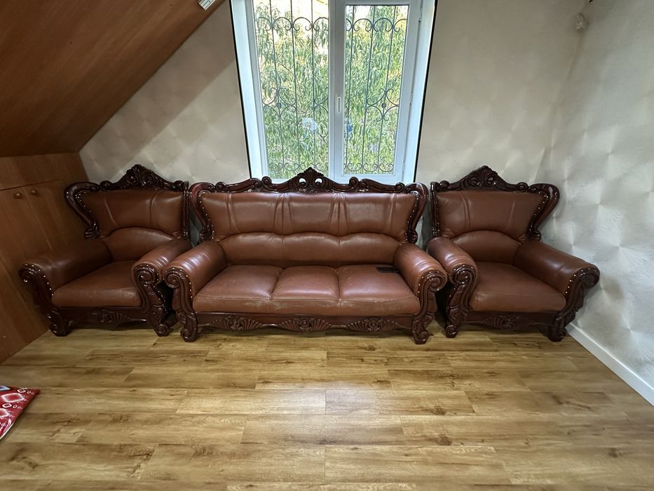 Продам диван с креслами (торг имеется)
