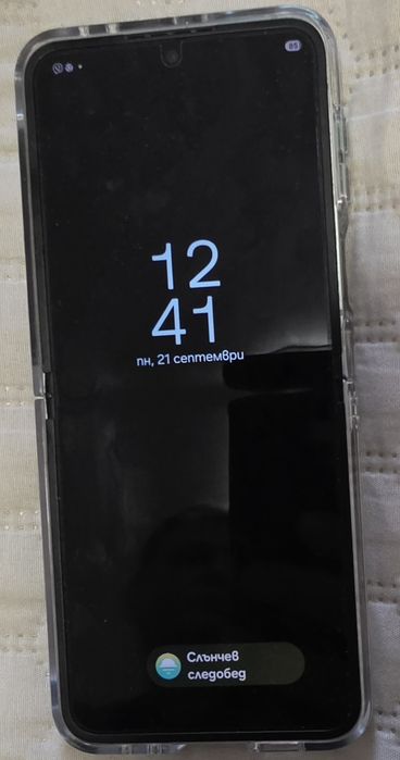 Продавам Samsung Galaxy Z Flip 6