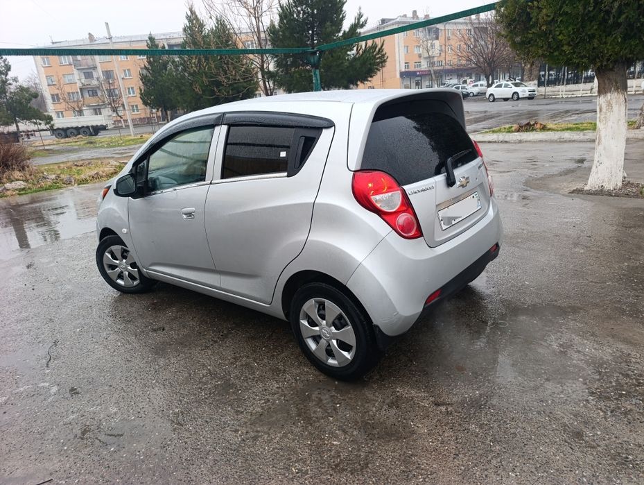 Спарк 2-позит в хорошем состоянии