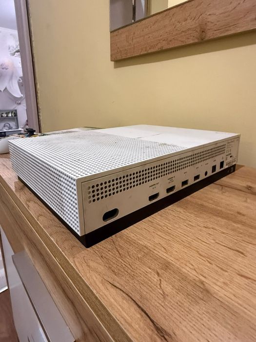 Xbox One S със Волан и педали